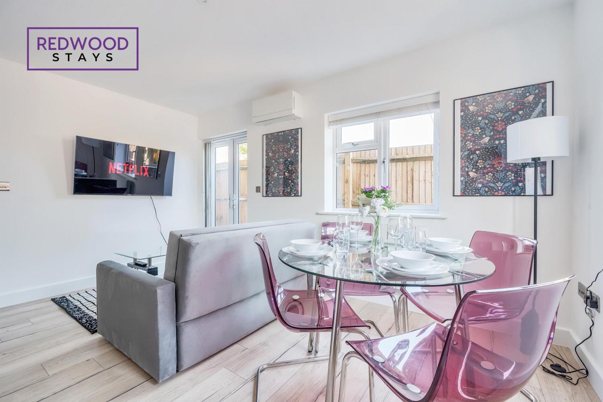 Modern Serviced Apartments For Contractors & Families With Free Parking, Wifi & Netflix By Redwood Stays Бэйсингсток Экстерьер фото
