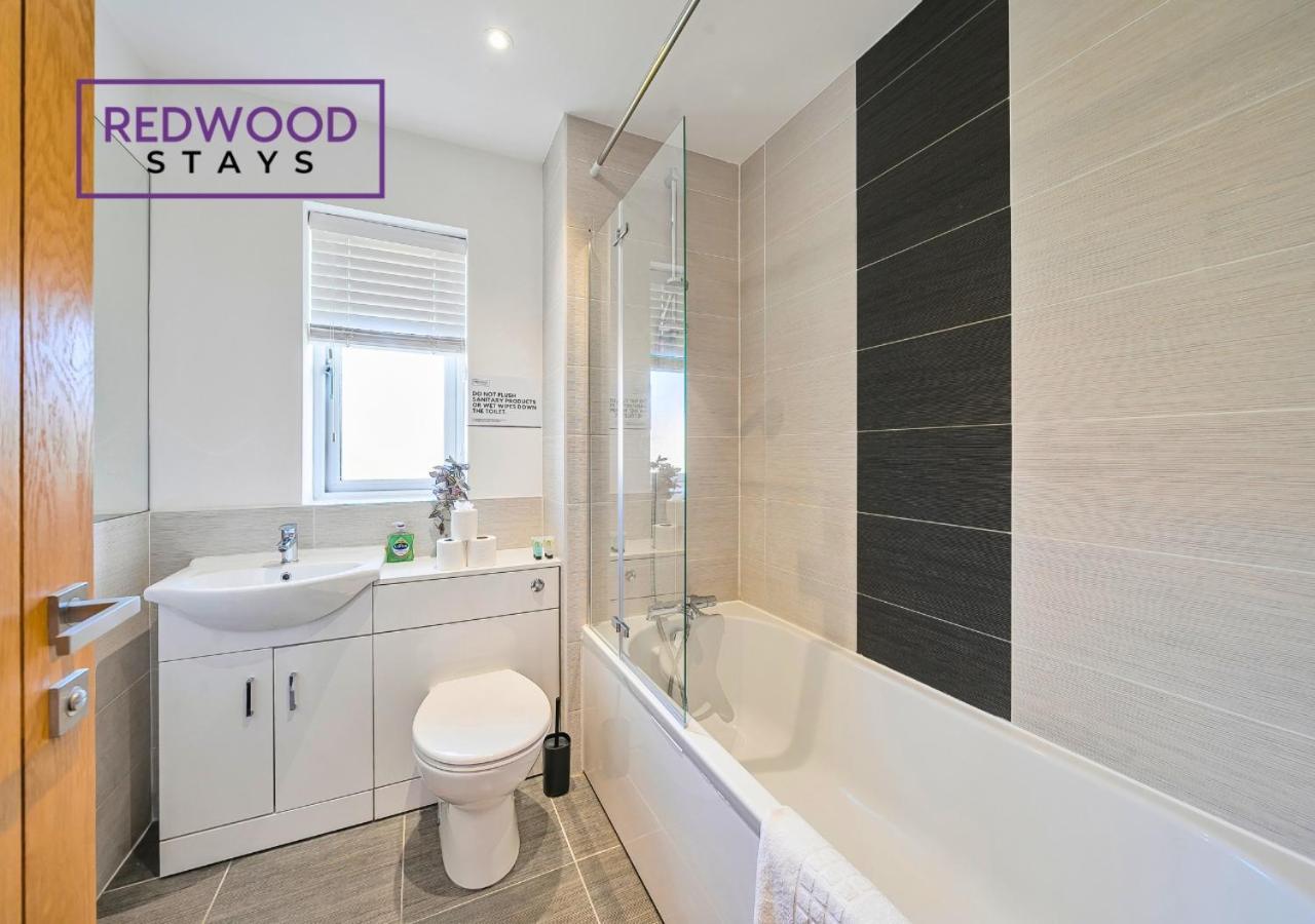 Modern Serviced Apartments For Contractors & Families With Free Parking, Wifi & Netflix By Redwood Stays Бэйсингсток Экстерьер фото