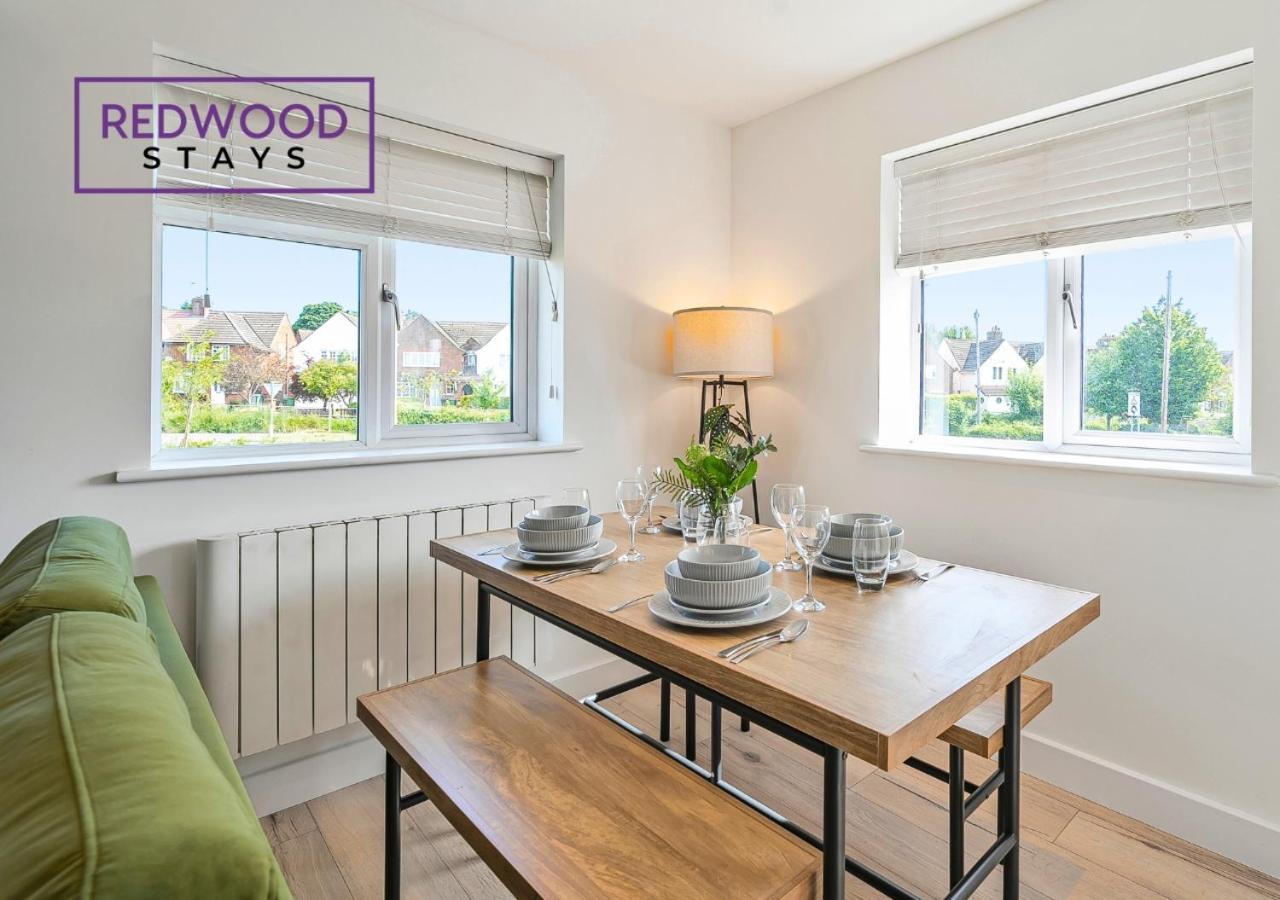 Modern Serviced Apartments For Contractors & Families With Free Parking, Wifi & Netflix By Redwood Stays Бэйсингсток Экстерьер фото