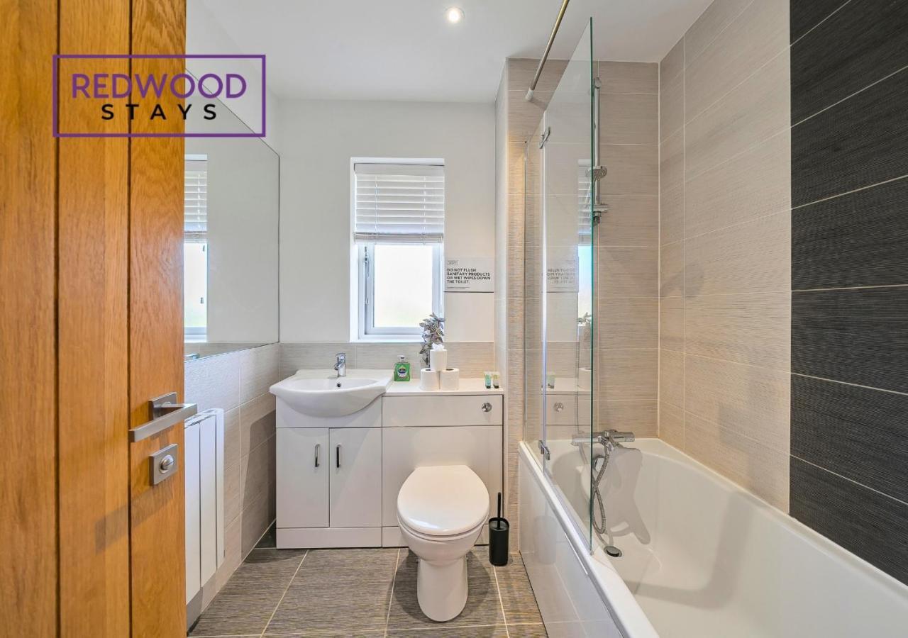 Modern Serviced Apartments For Contractors & Families With Free Parking, Wifi & Netflix By Redwood Stays Бэйсингсток Экстерьер фото