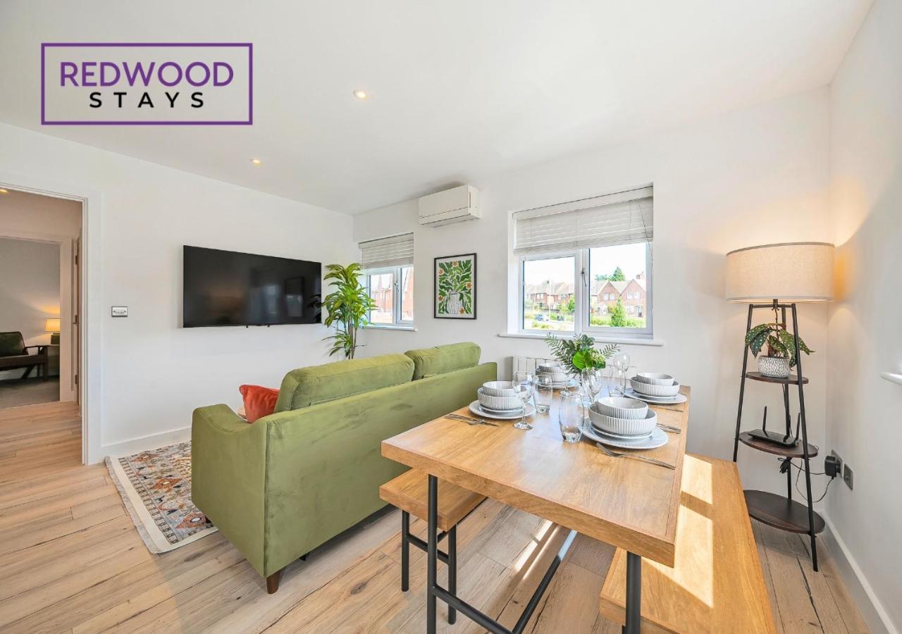 Modern Serviced Apartments For Contractors & Families With Free Parking, Wifi & Netflix By Redwood Stays Бэйсингсток Экстерьер фото