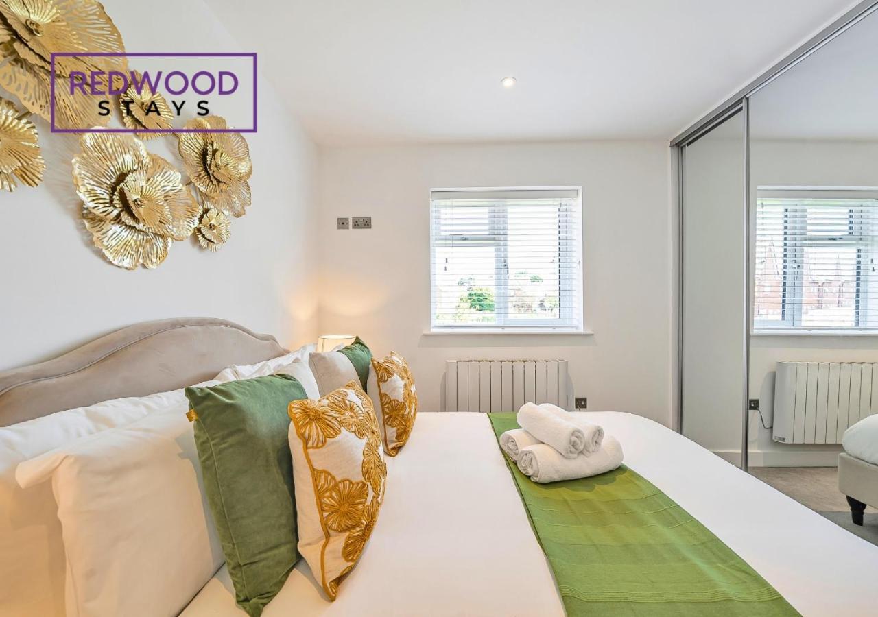 Modern Serviced Apartments For Contractors & Families With Free Parking, Wifi & Netflix By Redwood Stays Бэйсингсток Экстерьер фото